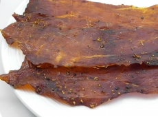 Jerky de porc poivre fumé